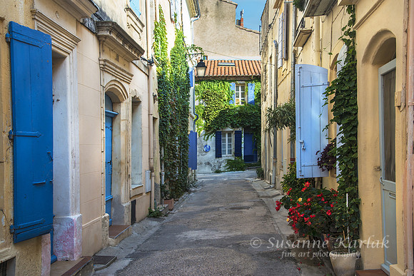 Arles: Street Scene