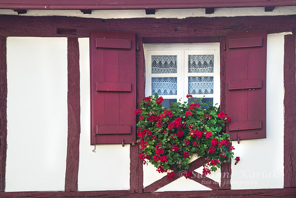 St. Jean de la Port; Wall Design