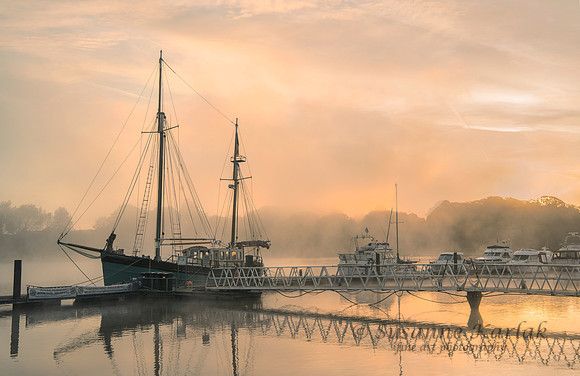 Boat at Dawn #4914.2