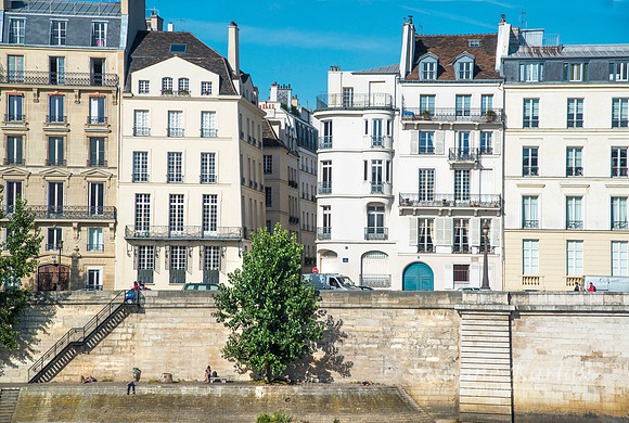 Paris 4330